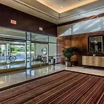 Signature Suites By Voyargo Deluxe Studio Mountain View 32Nd Fl