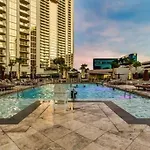 Signature Suites By Voyargo Deluxe Studio Mountain View 32Nd Fl