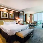 Signature Suites By Voyargo Deluxe Studio Mountain View 32Nd Fl